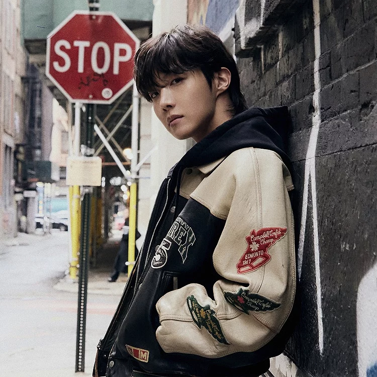 TrunksDBZ_Bish's tweet photo. #ForJhope https://t.co/a6eAIZ4gUP