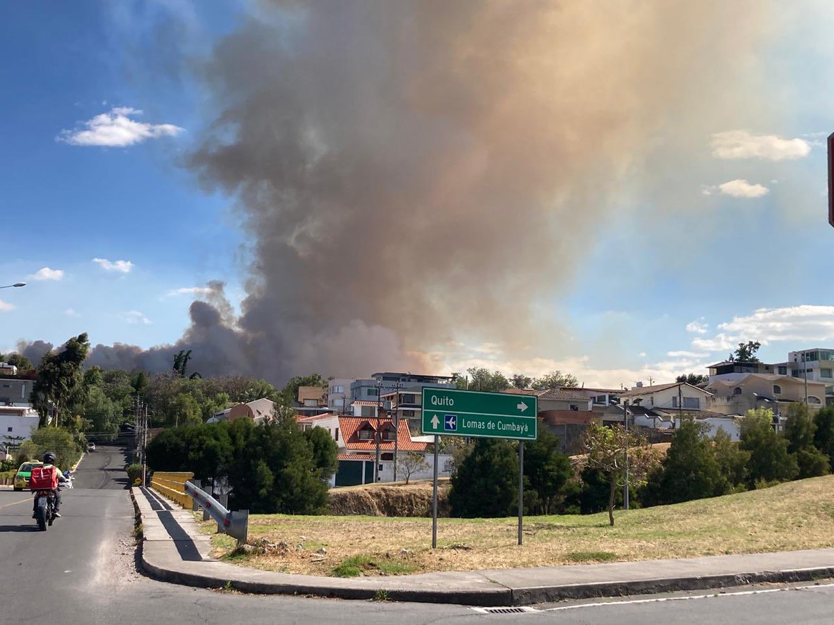Otro incendio en Cumbaya\Tumbaco a la altura del lo que parecería ser lomas de Cumbaya