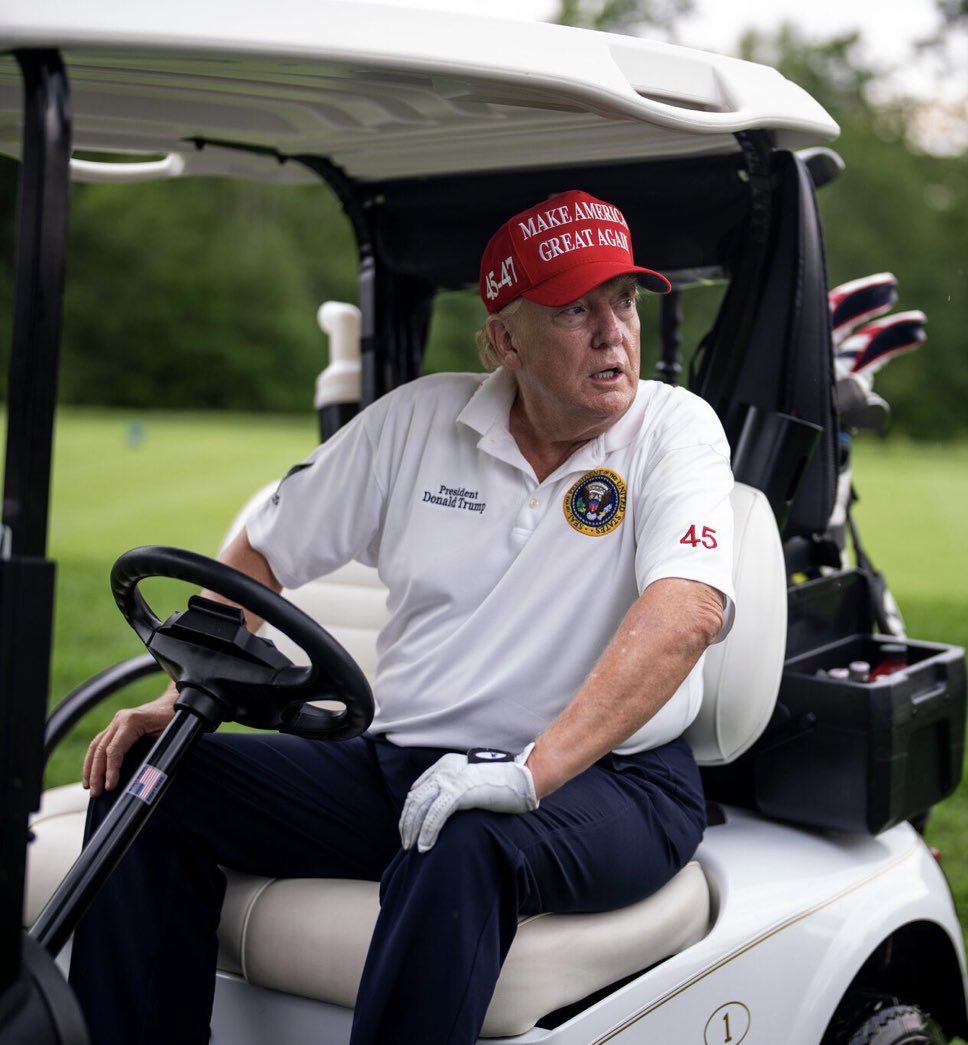 IanJaeger29's tweet image. BREAKING: Thousands of veterans across the country have announced they are offering to protect Donald Trump as private security going forward.