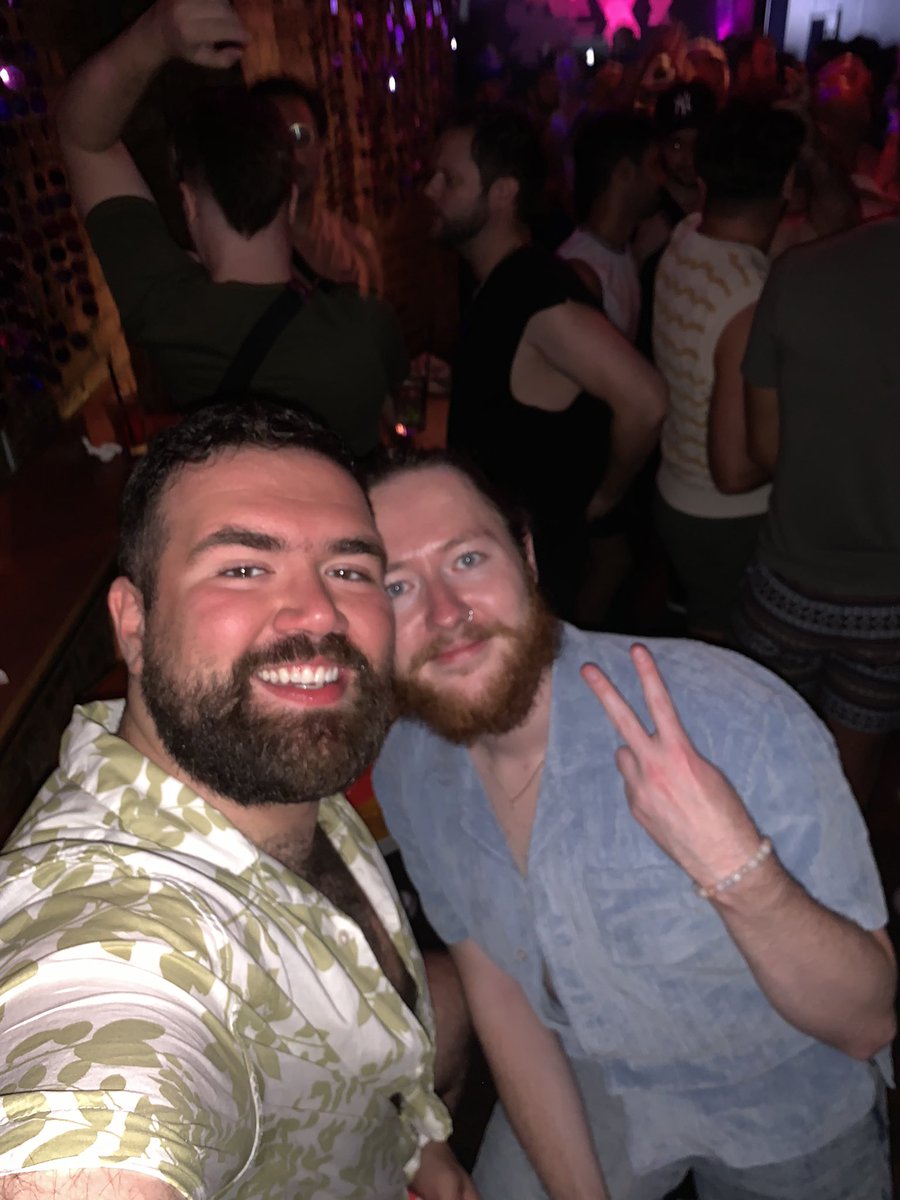 de__PRES__sed's tweet image. It’s always 2 dumb bitches telling each other exactlyyyyy