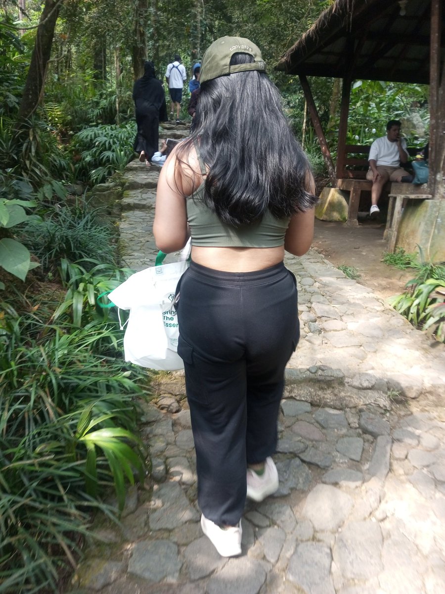 rakaydstra's tweet photo. Abis dari puncak pass ke curug cilember https://t.co/UccAs4VJJo