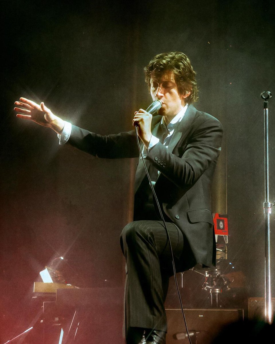 alex turner bot tweet media