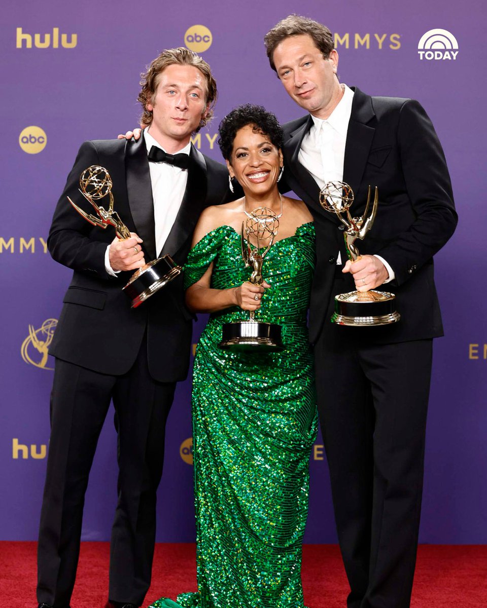 Jeremy Allen White, Liza Colón-Zayas, and Ebon Moss-Bachrach from "The Bear" pose with their #Emmys!

📸: Getty Images