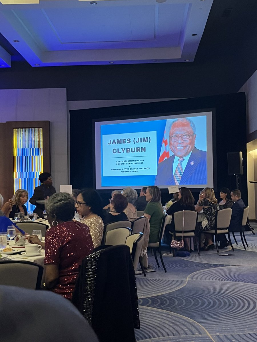 PhilForGeorgia's tweet photo. Thank you @FultonDems for an incredible night of fellowship and Congressman Jim Clyburn’s message was very clear: knock every door and text every neighbor to get out and vote like our life depends on it — because it does. #GaPol #FultonDems #Vote #RepPhil https://t.co/8ohoIMLgrB