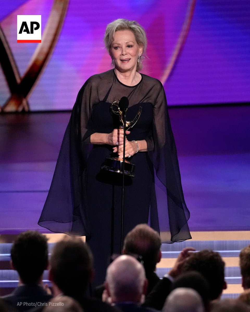 Jean Smart won the #Emmy for best actress in a comedy series for “Hacks.”

Smart has won for all three seasons of “Hacks,” and has six Emmys overall. apnews.com/article/2024-e…