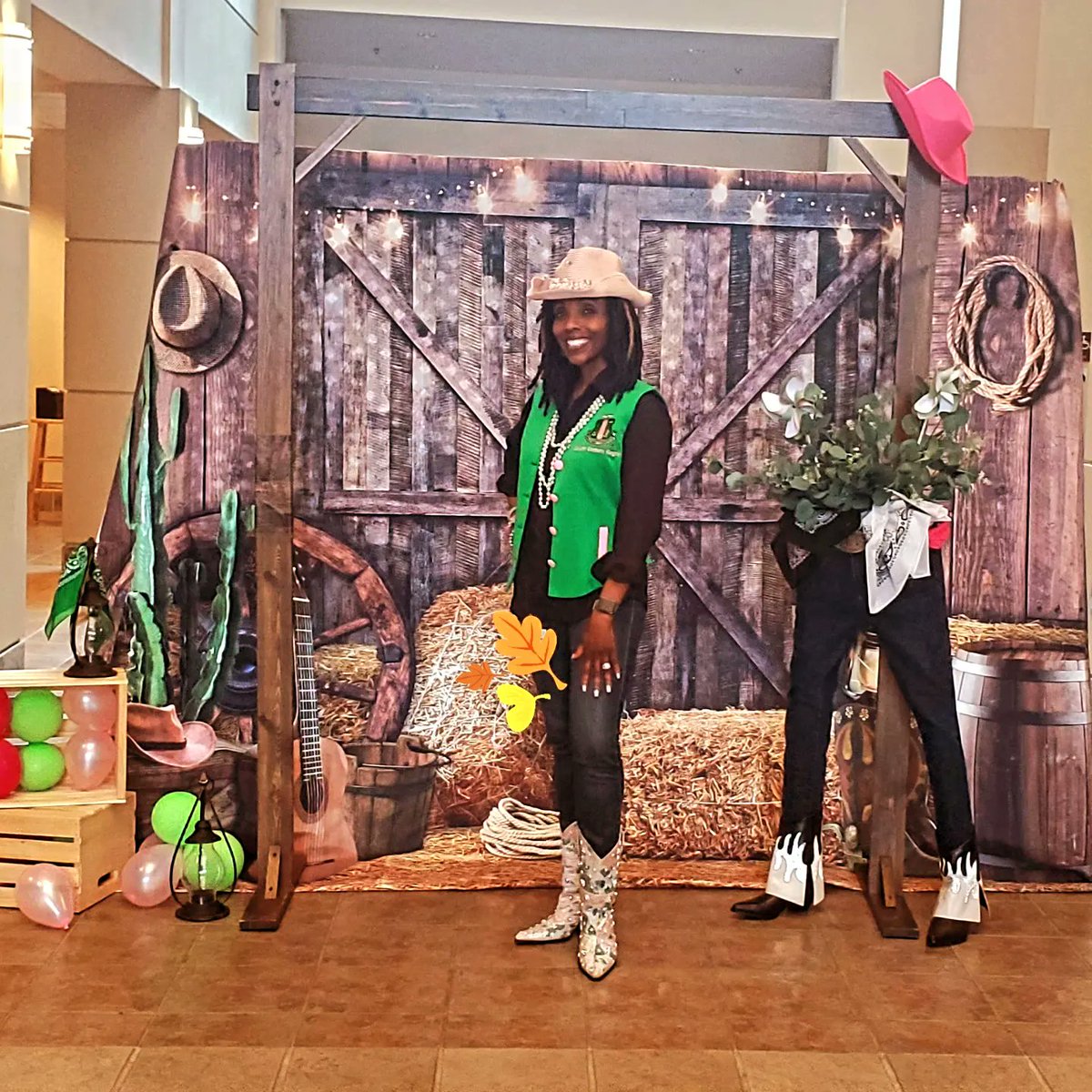 LaTriceCurrie3's tweet image. Feeling my country western side.  
#piomegaaka 
#fallworkshop