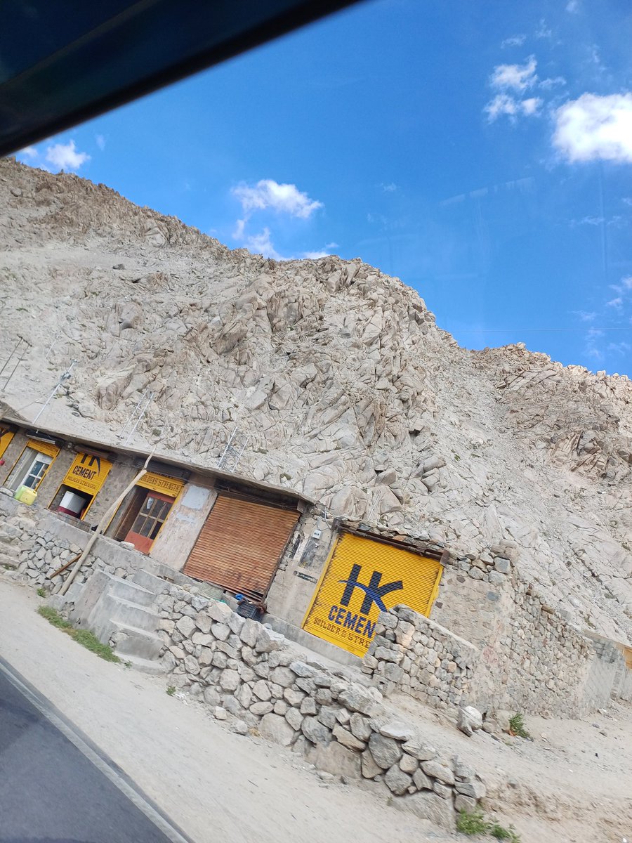 deostroll's tweet photo. @ULadakh if you don't mind my asking... These hills are different from its surroundings. Can anyone explain what is going on? https://t.co/IkPuZAAlBH