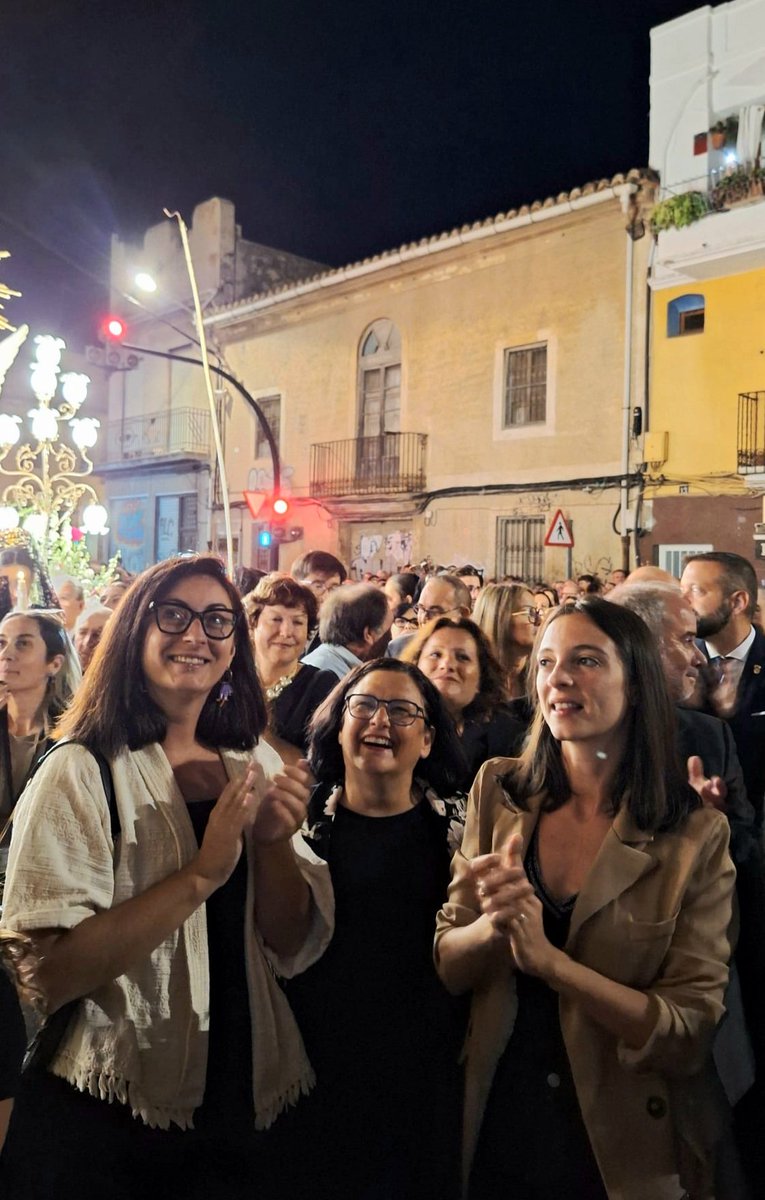 BeamudLucia's tweet photo. Hui ha sigut el dia gran a Castellar-L'Oliveral,  on la tradició i compromís recobra un sentit molt especial. 

El Cant de la Carxofa hui està més viu que mai gràcies a la seua associació i totes les persones que ho feu possible🧡 https://t.co/8J9JzKn2j5