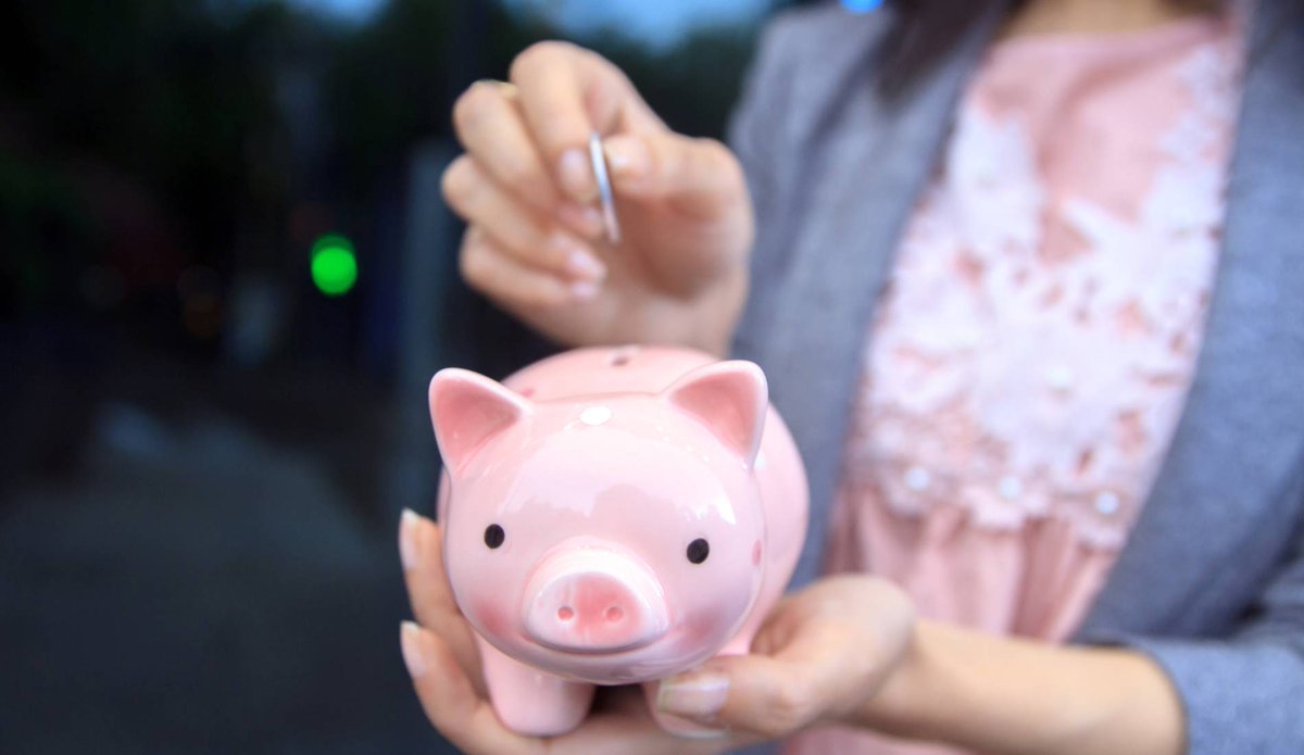 MoneysML's tweet image. What Is An Interest-Bearing Account? See How To Grow Your Money With Them.
Interest-bearing accounts are one of the easiest ways to save and grow your money over time. 
#BankGuides #CDRates #highyieldchecking #onlinesavings #smartmoneyguide
moneysmylife.com/what-is-an-int…