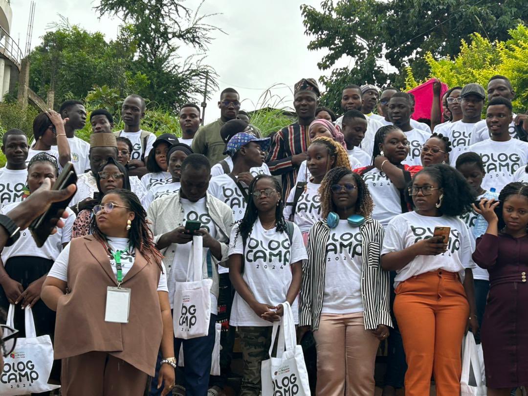 luc_ganse's tweet photo. Le BlogCamp 2024 bat son plein à Natitingou depuis ce 13 Septembre 2023 Hier, après une cérémonie d’ouverture festive marqué par la présence du Maire de Natitingou, place à un panel captivant sur l'activisme digital pour les DSSR.On continue sur cette lancée !  
#BlogCamp2024 https://t.co/ogzN3JMTZG