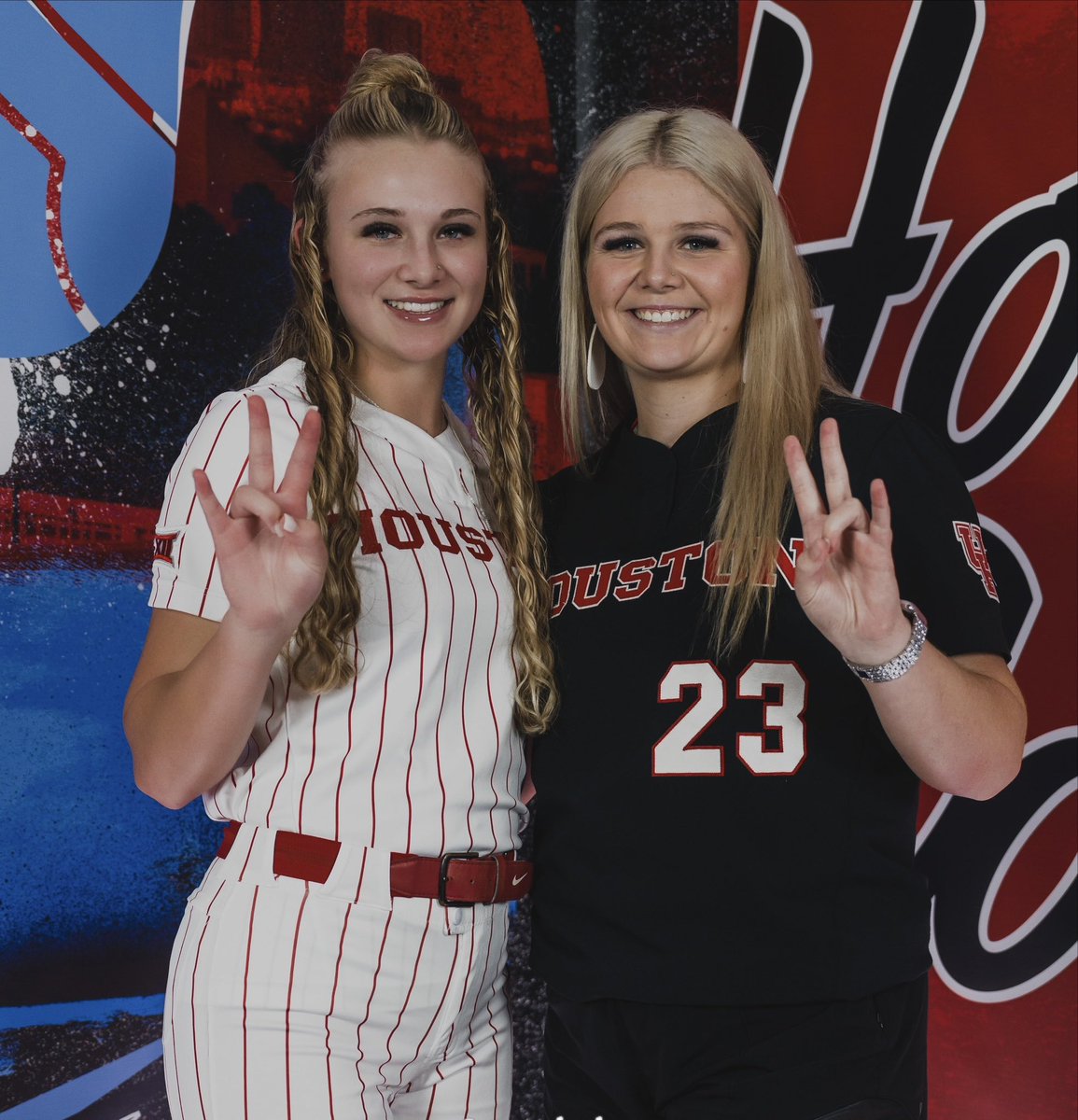 Thank you <a href="/UHCougarSB/">Houston Softball</a> and coaches <a href="/Coach_Ves/">Kristin Vesely</a> <a href="/nadiataylor88/">Nadia Taylor</a> and <a href="/hopetraut/">Hope Trautwein-Valdespino</a> ,for an amazing official visit!!
It was great getting to know y’all personally,and seeing the campus.