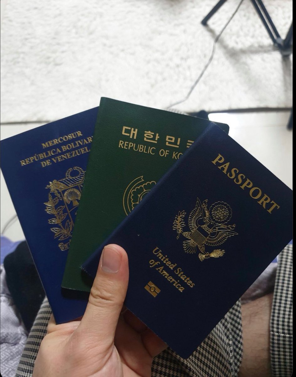 maisong's tweet photo. Gracias a Dios por permitirme no ser veneco nunca más.
El pasaporte veneco lo tengo solo de recuerdo. https://t.co/tKrcdfgmZC
