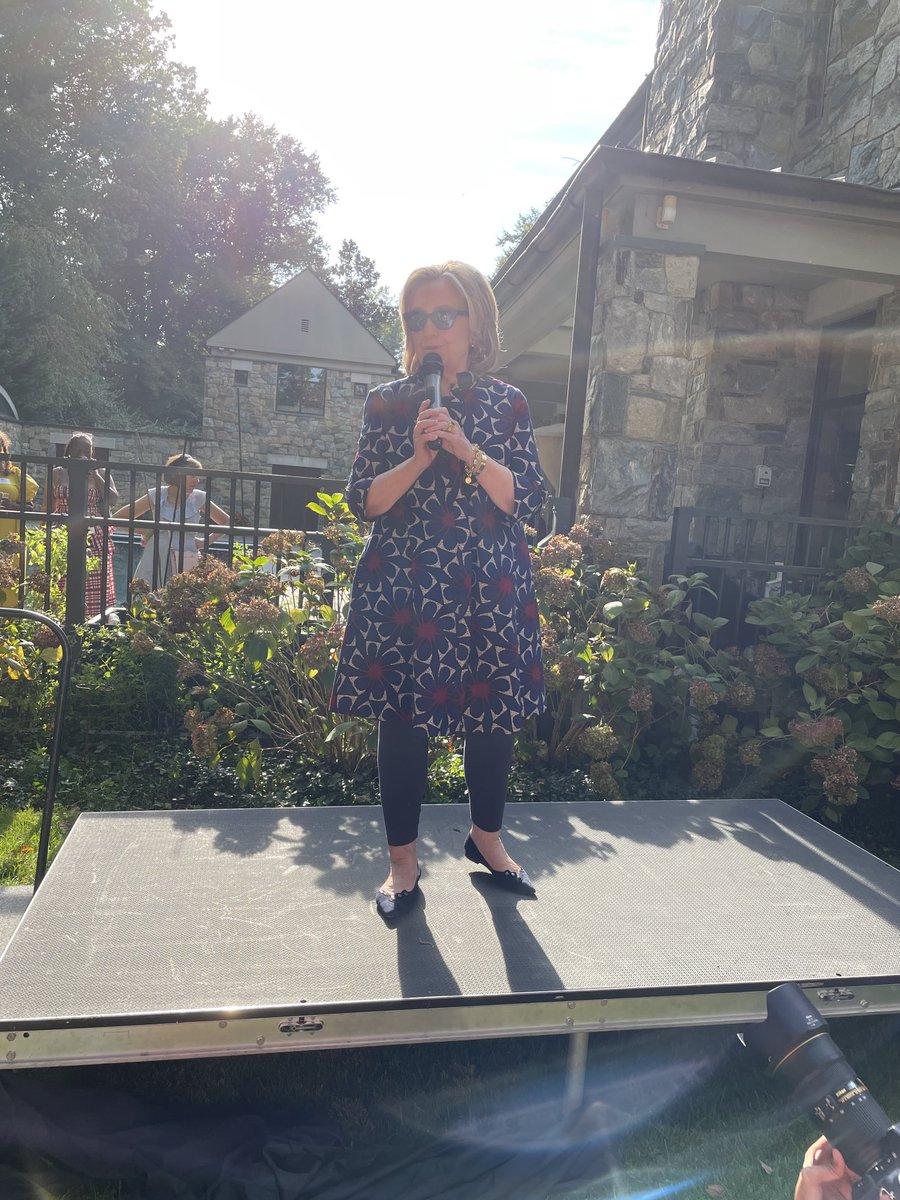 SaraLove4MD's tweet photo. What an event!! #allinforAngela! @AlsobrooksForMD https://t.co/DL3Ec1hq82
