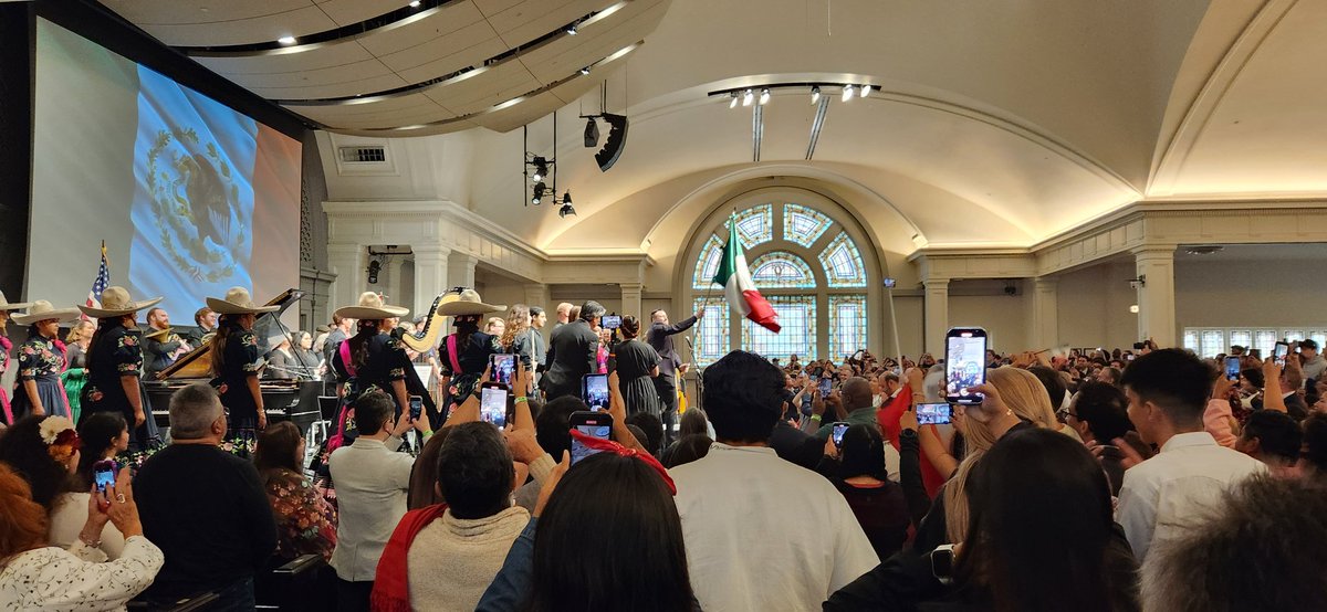 There are over 1 million individuals of Mexican heritage living in the state of Washington. I am proud and privileged to share this moment as we celebrate 'El Grito' and, officially, the first 'Mexico Week' in Seattle.#Somos #VivaMexico