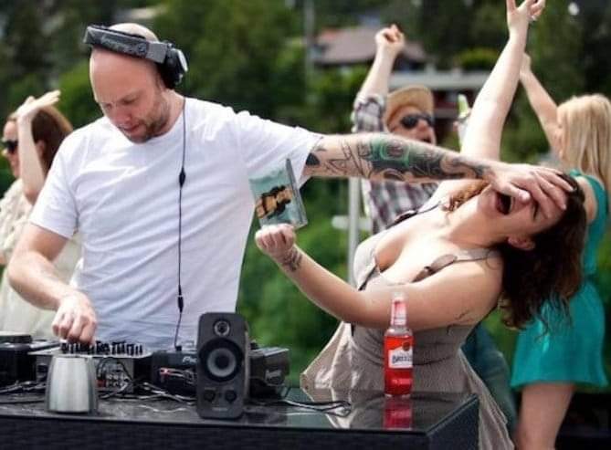 Joe_Boniface1's tweet image. No disrespect, but zvekusvika kuvabereki woti uyu ndiye mudzimai wangu, uyo mwana wake ....haaa hazvisi mandiri hangu 🙌🏾🙌🏾😪 yatova meeting yevabereki. Iwe semwana nemwana waMadam monotamba panze🤣🤣🤷🏾