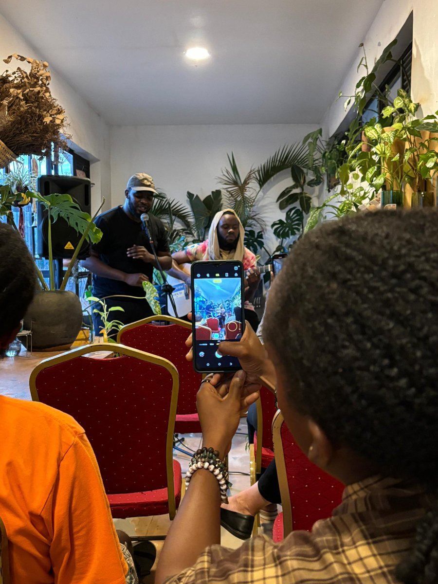 Ebrahim_Soul_O's tweet photo. I had the first of what I hope will be many readings for my books today. 
.
Kaana Vatuvaayo
.
A big Thank you to everyone that honoured my invite, it makes me feel special. I am blessed, favored, and grateful . 
.
Looking forward to the next one. https://t.co/7ZAAUKNEfo