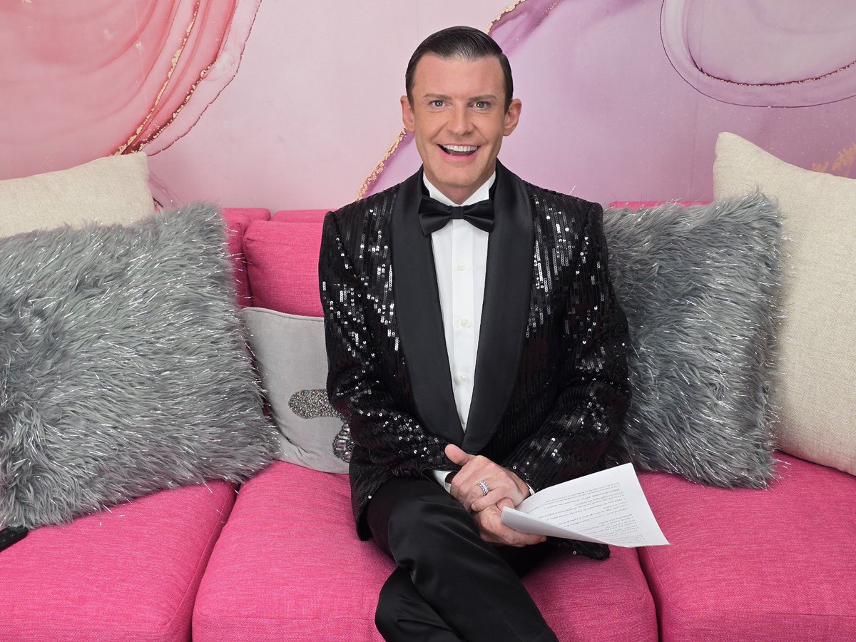 Glam Squad On Point! Excited to be all glammed up and ready for The 76th Primetime Emmy Awards honoring the best in American television programming! 🏆 Can’t wait for the ceremony to begin, hosted by the talented duo Eugene Levy and Dan Levy. Stay tuned for all the glitz and glam