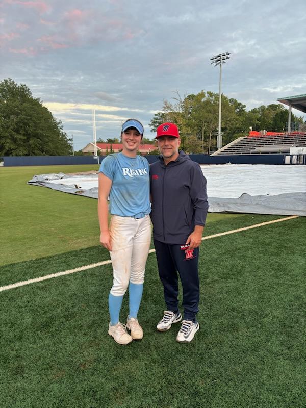 LHamel2027's tweet photo. Wow what a great weekend @OleMissSoftball 

Thank you to the coaches for the feedback as I continue to work on my craft..

@NEvansSoftball @Jamie_Trachsel @CoachBBuchanan 

Along with all the players and other coaches that were a part of the weekend.

#hottytoddy https://t.co/p3GlGeWs1g