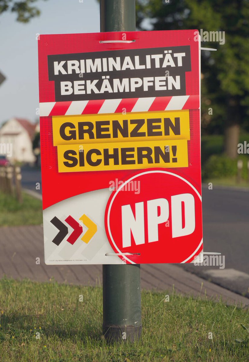 Seit heute Nacht setzt die Ampelregierung die Hauptforderung aller Rechtsextremen um. 

Ich habe es in letzter Zeit schon öfter geschrieben: Die größte Gefahr für die Demokratie ist nicht die AfD, sondern die immer schneller ins Autoritäre driftende bürgerliche "Mitte".