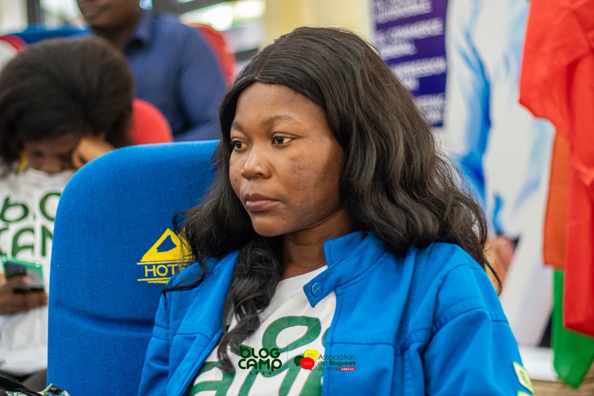 OceaneAngela's tweet image. Le #Blogcamp est aussi le lieu de rencontre des esprits créatifs.
C'est l'occasion de faire du réseautage et d'élargir le carnet d'adresses ☺️.
#BlogCamp2024 #Nati2024 #ABBENIN #BlogCampBenin 
#CampNanto
#DSSR
#OppositionDigitale