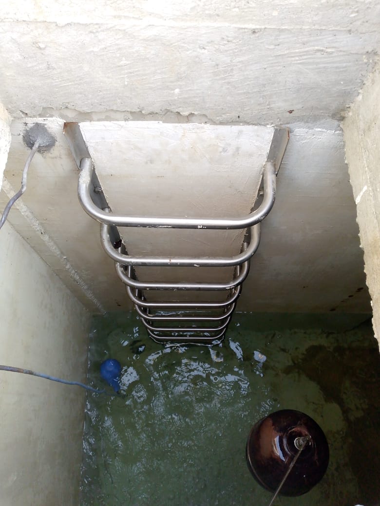 XaviparedesP's tweet photo. Hasta cuando no tenemos agua en Los Prados 2, estamos cansados que @Investeam no solucione, solo nos pasan fotos de que no hay agua. @AmaguaCEM @ComunidLaAurora @eldaulenotv @AlcaldiadeDaule https://t.co/bkMGhOJUfI