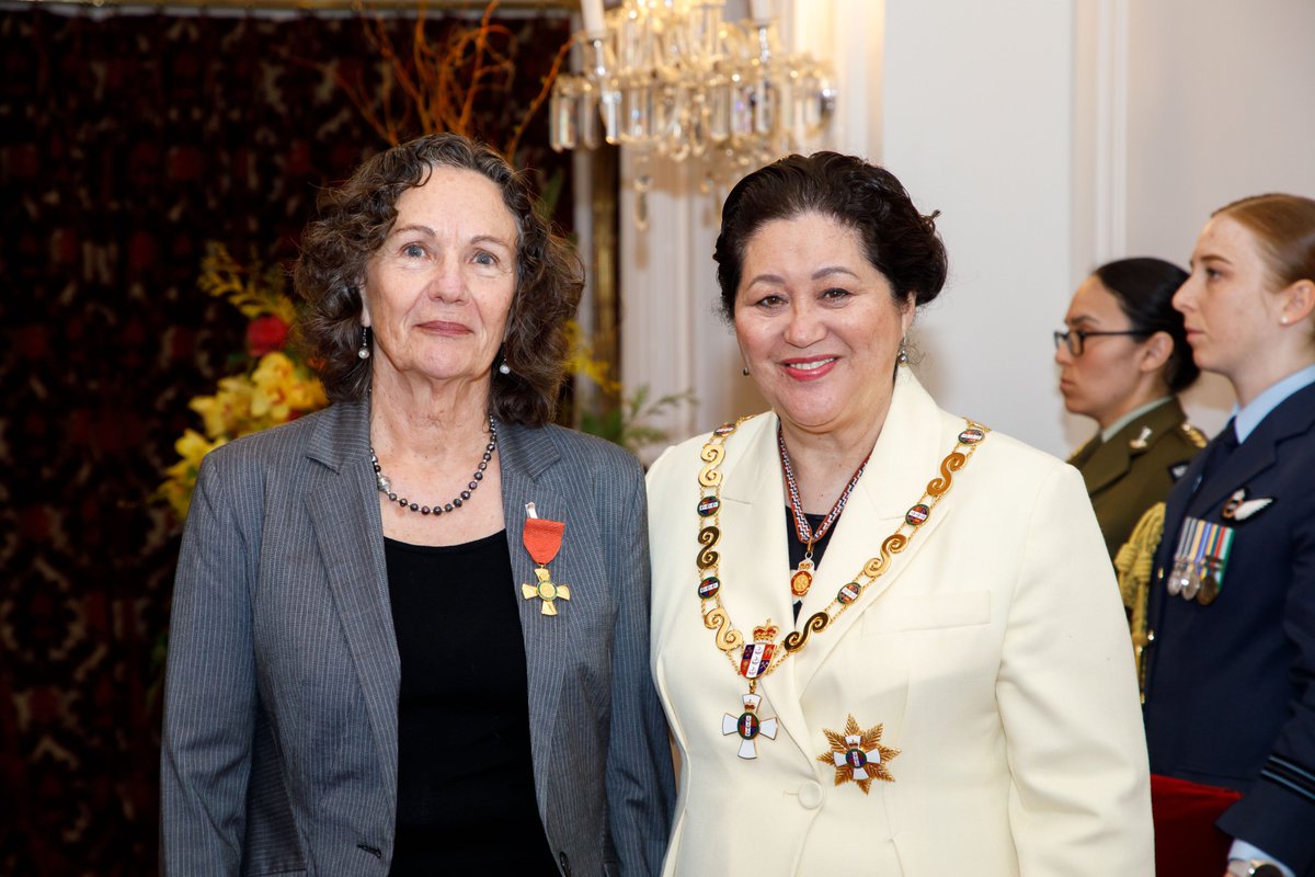👑 Congratulations to HART Royalty - Profs Fiona Alpass and Christine Stephens who were recently awarded their Kings Medals and now rank as Officers of the New Zealand Order of Merit for their incredible services to psychology and seniors.🎖🎖👏 
#ONZM <a href="/MasseyUni/">Massey University</a> <a href="/NZGerontology/">NZAG</a>