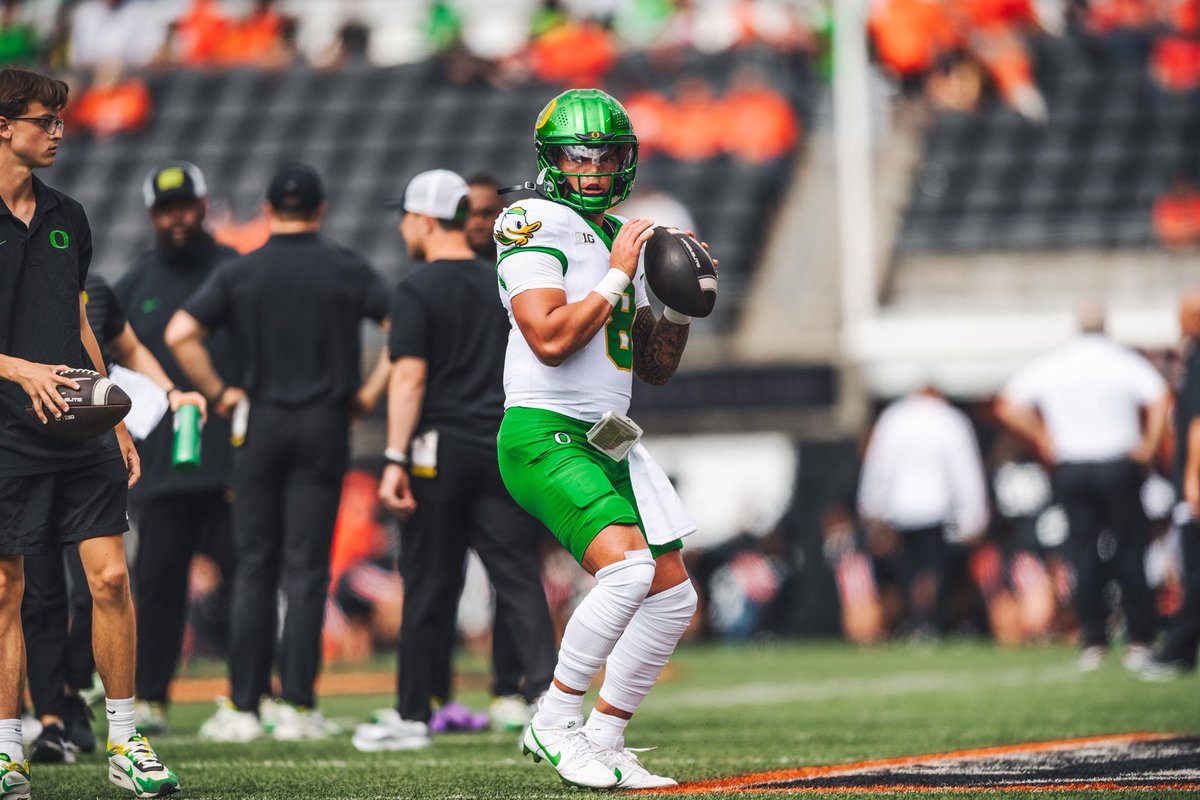 Oregon remains at No. 9 in the updated AP poll after defeating Oregon State 49-14 in Corvallis. 

Photo by Steven Chan