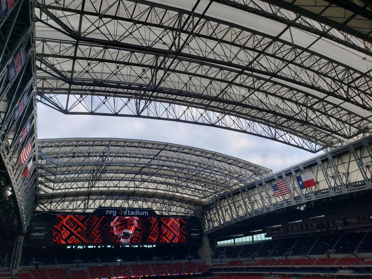 First home game of the season with the roof open!
#texans