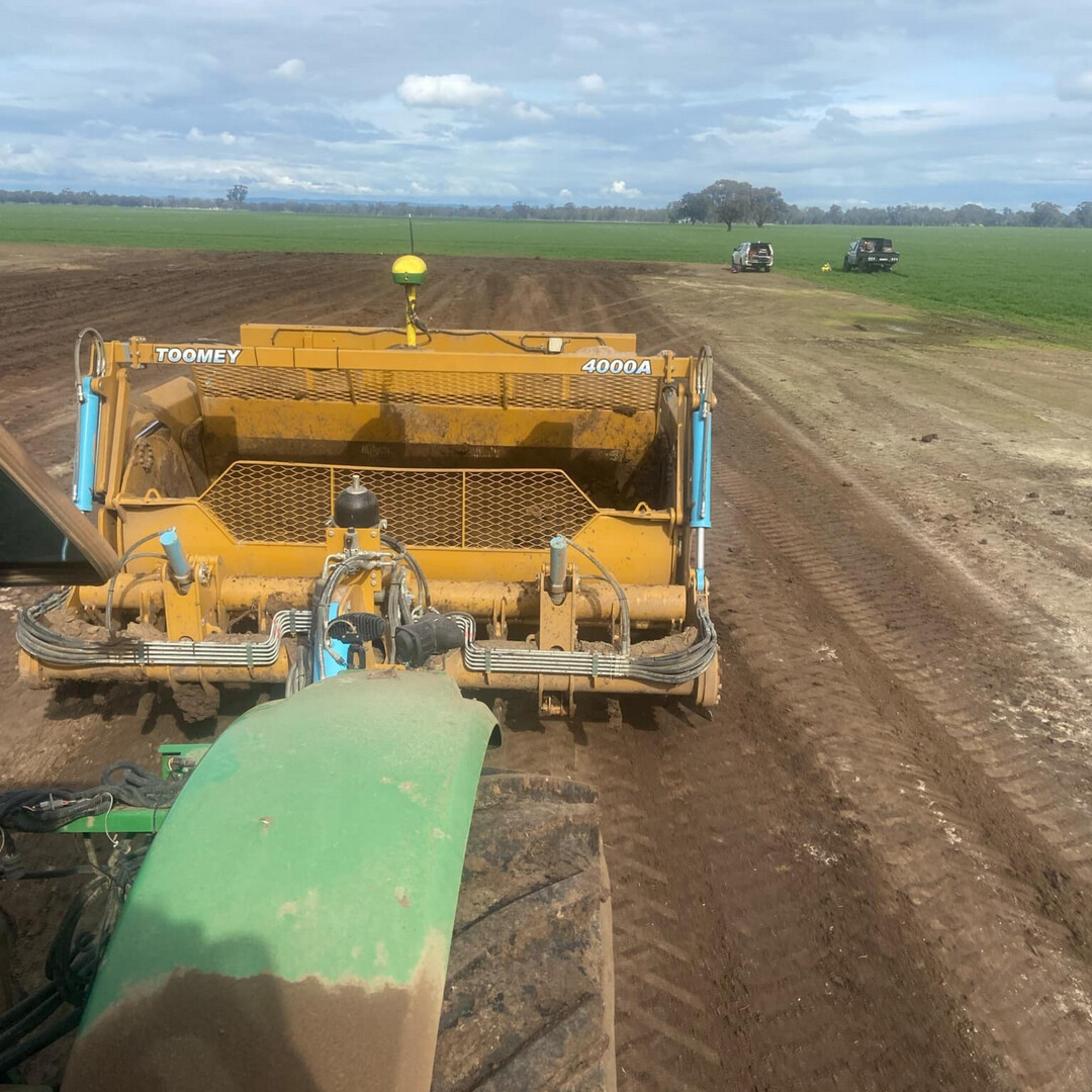 🌱 Landforming season is just around the corner!
Get ready for better water management! Is your equipment calibrated and ready to go?🚜💧

#Landforming #PrecisionFarming #FarmTech #Agriculture