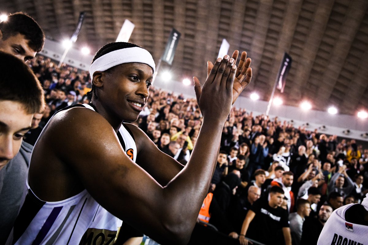 PartizanBC's tweet photo. NIS Open Air. Parni valjak u neizvesnoj završnici stigao do pobede protiv Pariza!

🔗 https://t.co/UIgPXuySrg

#KKPartizan https://t.co/t4uI3zVNFH