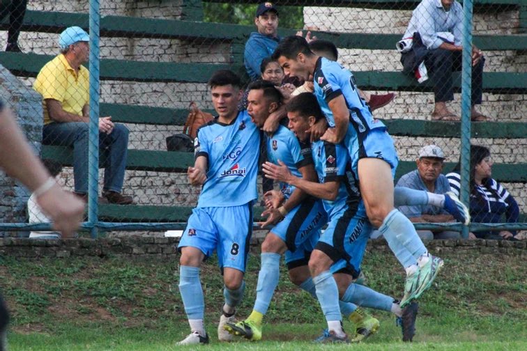 Dos triunfos en la tarde dominical de la Primera B.

Benjamín Aceval y Atlántida se quedaron con los tres puntos.

🗞️ goo.su/edQCzUt

#APFPrimeraB ⚽️