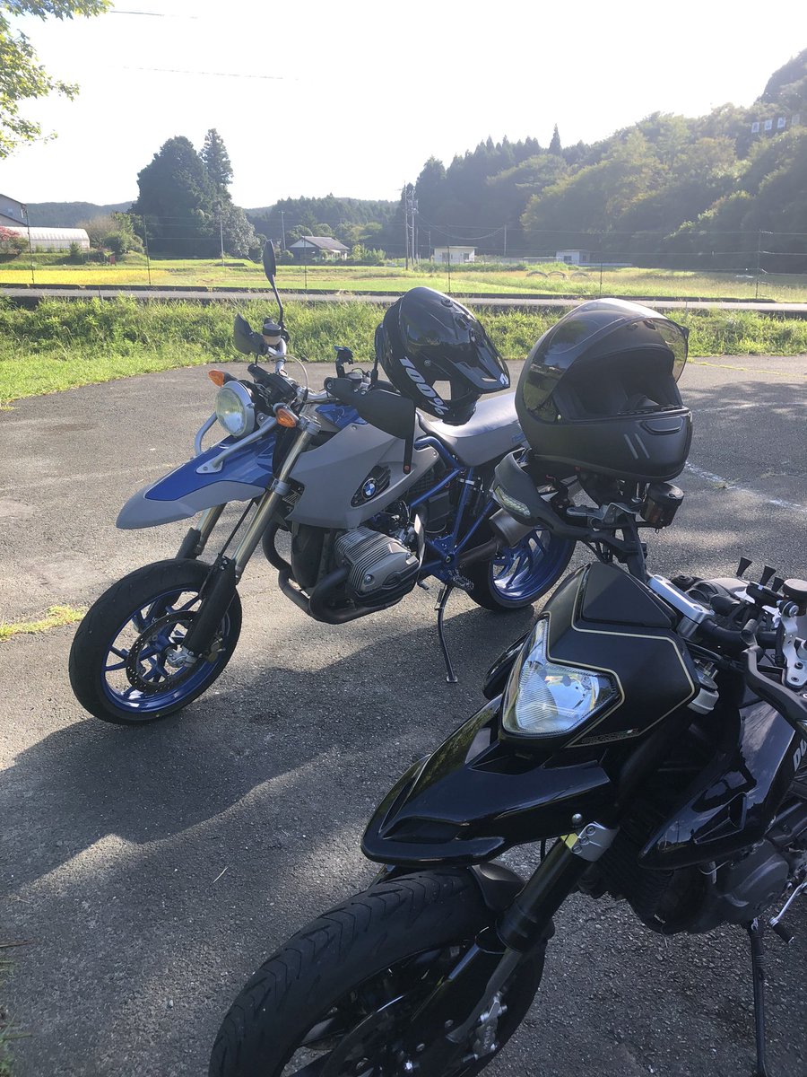 godblincshacho's tweet image. なんだか珍しいバイクとツーショット

#HP2
#マッドジャンパー2
#ブレードランナー
#ZEALOT