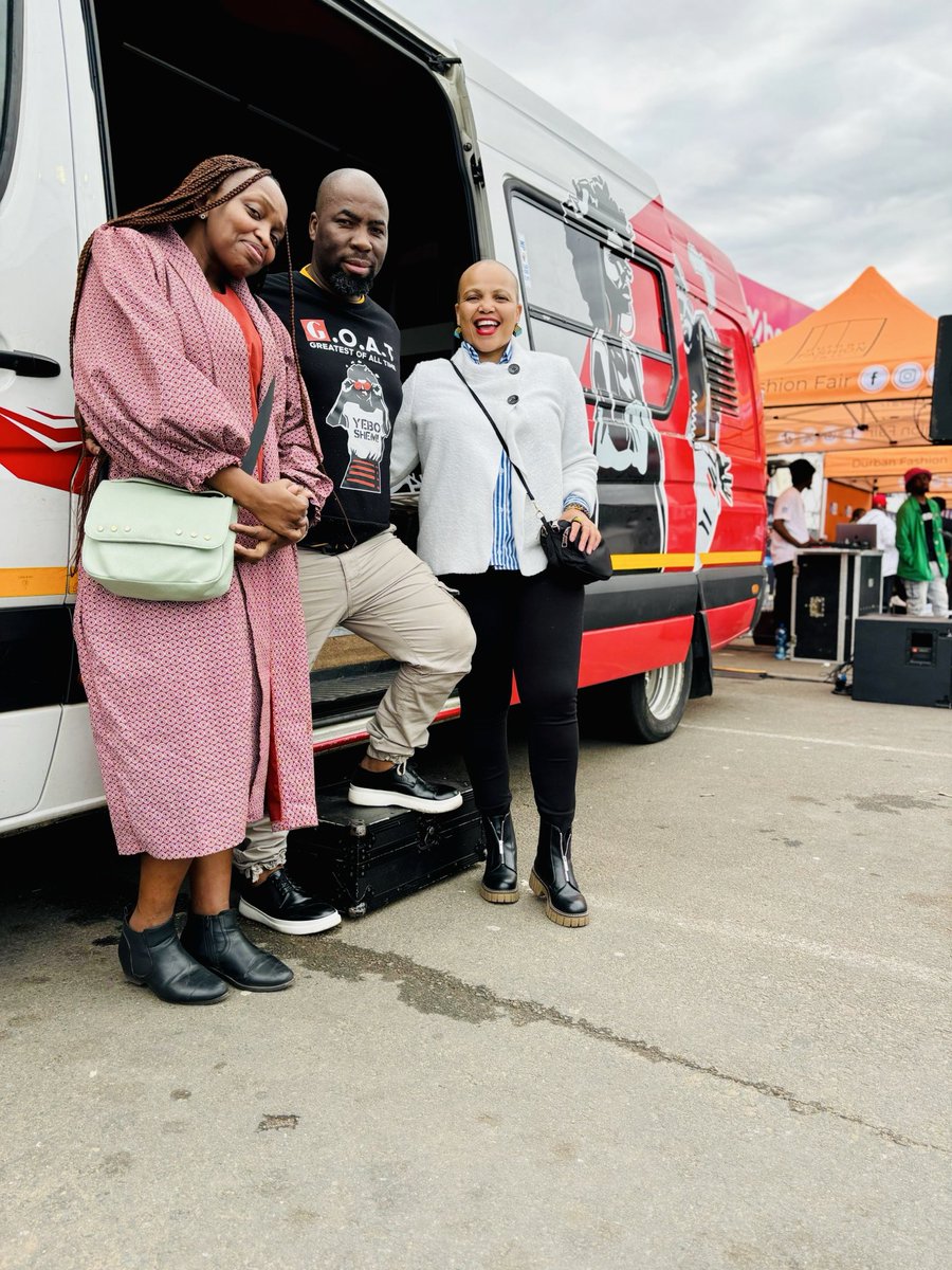 gagasifm's tweet photo. Sisakhona 📍 Umlazi Mega City — with Durban Fashion Fair.🪡🧵
Buy local!!! 🥳
#GagasiFM
#YearOfTheGoat
#DFF13
#ComingOfAge https://t.co/JPsWurMcdf