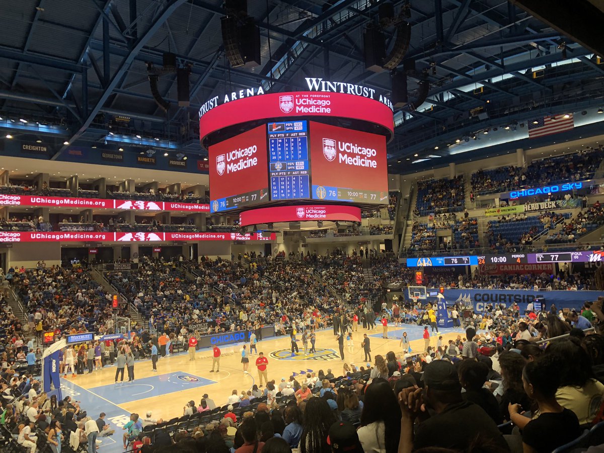 Alibebe8's tweet photo. Having too much FUN!! @chicagosky #skytown https://t.co/c9Hccb0NsQ
