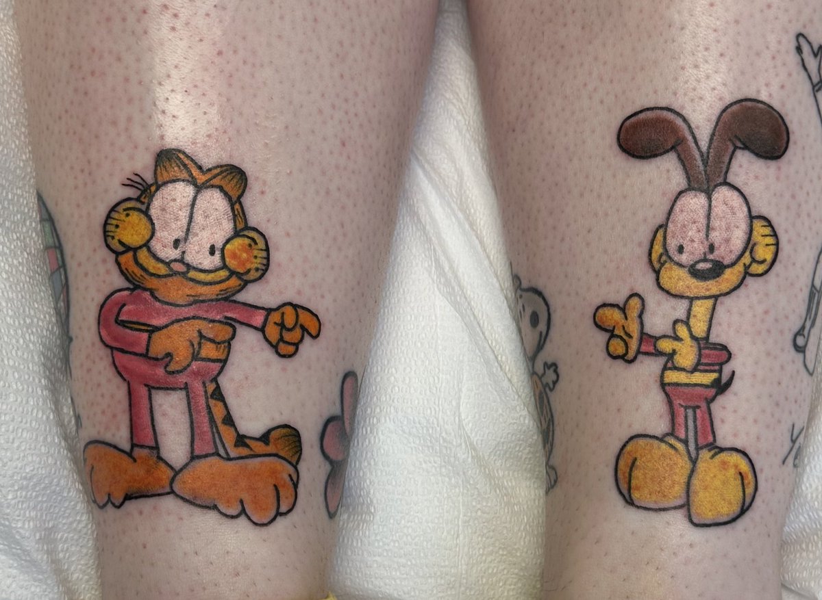 rheashorror's tweet image. kit &amp;amp; elton 🤝 garfield &amp;amp; odie 

truly the best boys 😺🪩🐶 

@KitWilson_PD @EltonPrince_PD