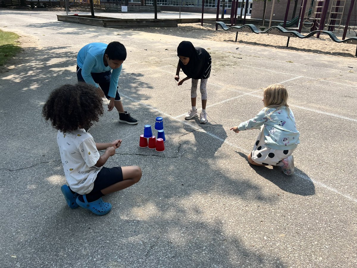 Team building, community building in grade 2/3. ❤️
Relationships matter <a href="/Sprucecourt/">TDSB_Sprucecourt</a>