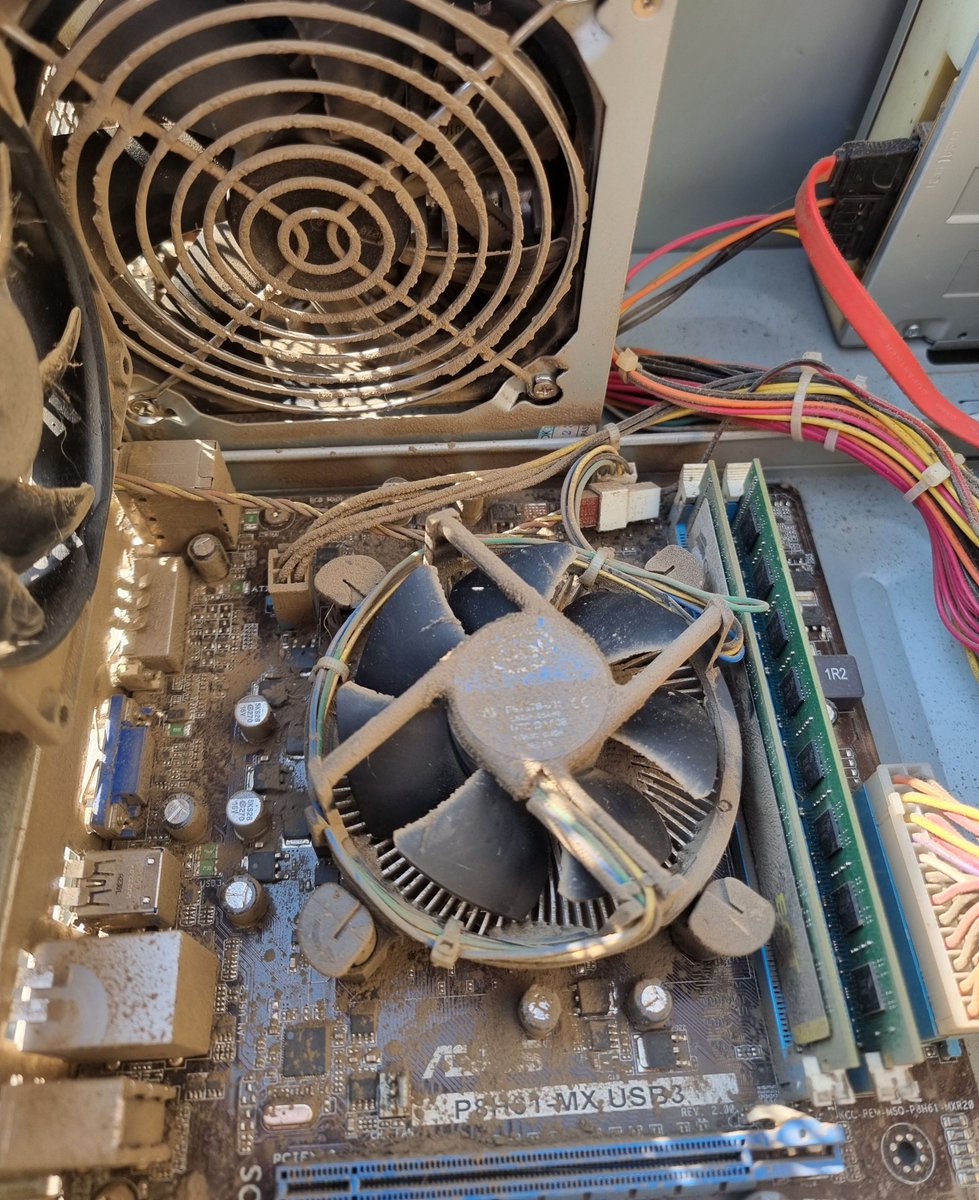 exactcomputers's tweet image. As the weather warms up, so does your computer, 
and if yours looks anything like this. you need it cleaned.

#keepitclean #dustoff  #serviceyourcomputer