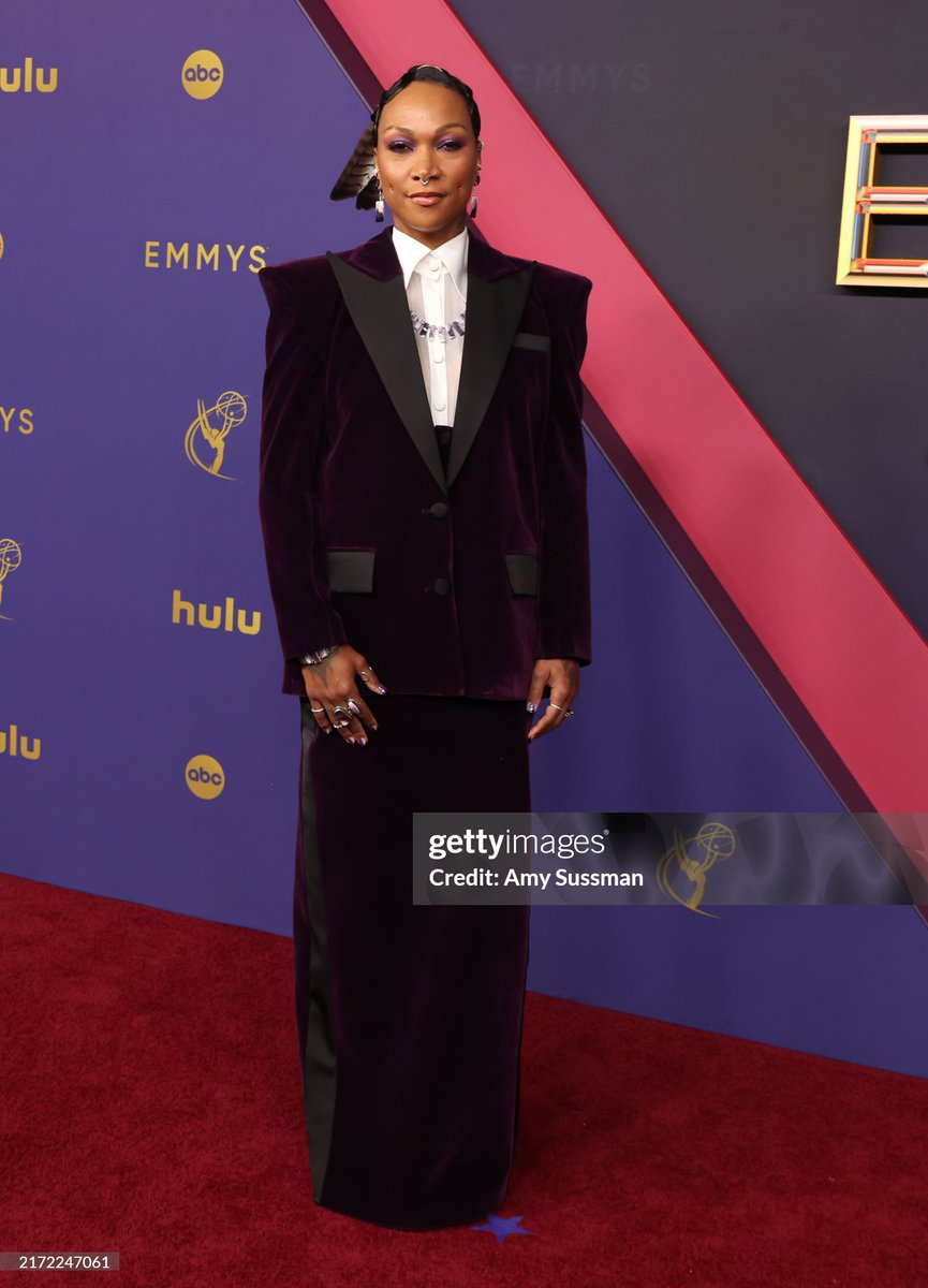 IllumiNative's tweet image. Kali Reis at 76th Primetime Emmy Awards 🔥 #NativeRepresentation