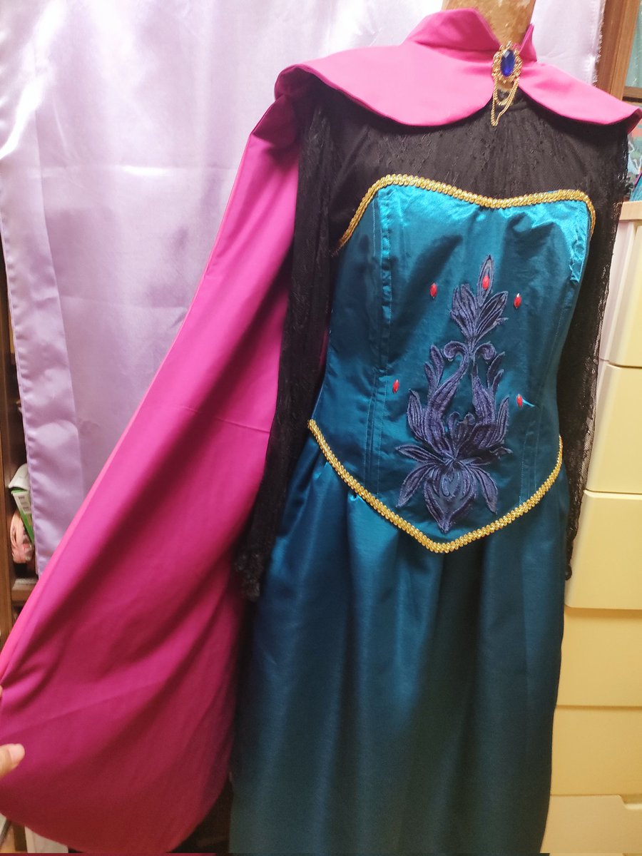 ki3c　戴冠式エルサ ki3c様専用 戴冠式エルサ （アナと雪の女王 エルサ 戴冠式 ドレス）