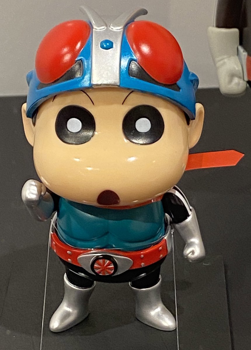 仮面ライダーのコスプレをするしんちゃんはかわいいっちゃね