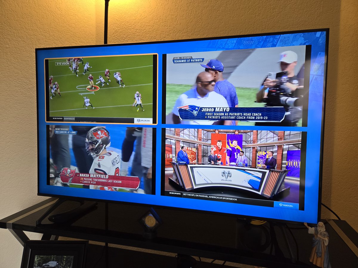 Put_USA_First's tweet image. Got any #footballfans here? Did you know that with our #StreamingApp you can watch 4 games at the same time?
Want to know what app we got? and NO, its NOT going to cost you Hundreds of dollars per month..