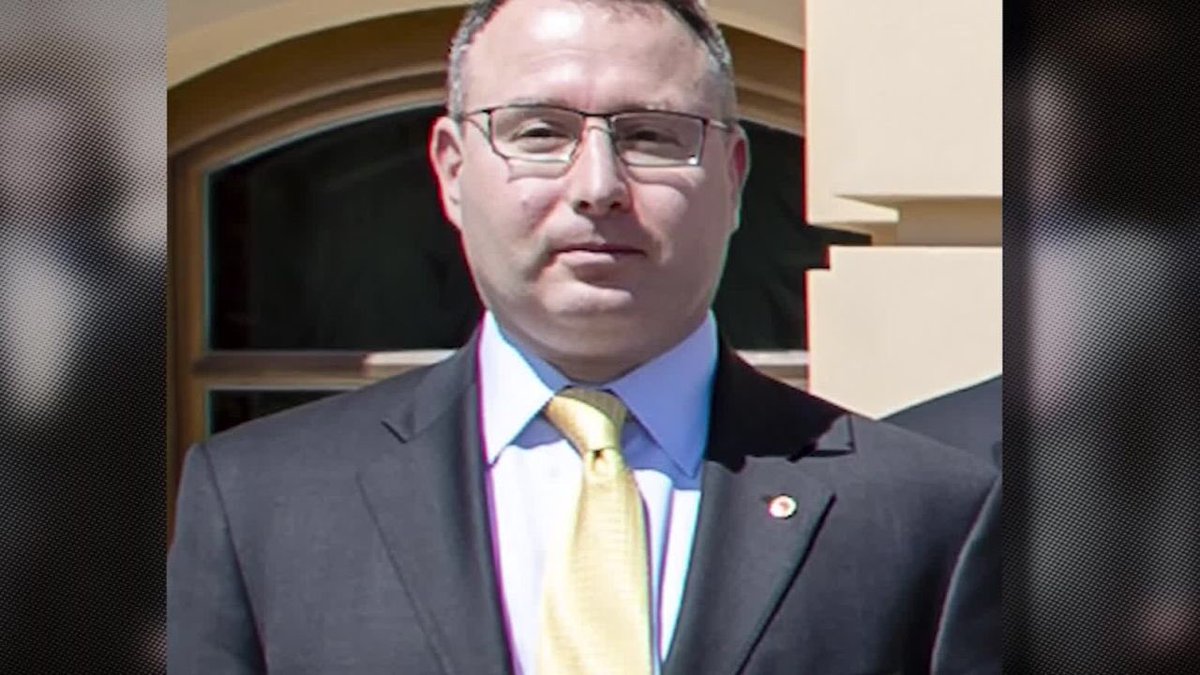 leslibless's tweet image. Now is a good time to remind the dirty, corrupt traitor Alexander Vindman &amp;amp; his fat wifey that we haven’t forgotten that he got busted in March 2023 for a $12 Million defense contract he secretly secured with corrupt ukraine. 

He hates being reminded of this, &amp;amp; blocked me for…