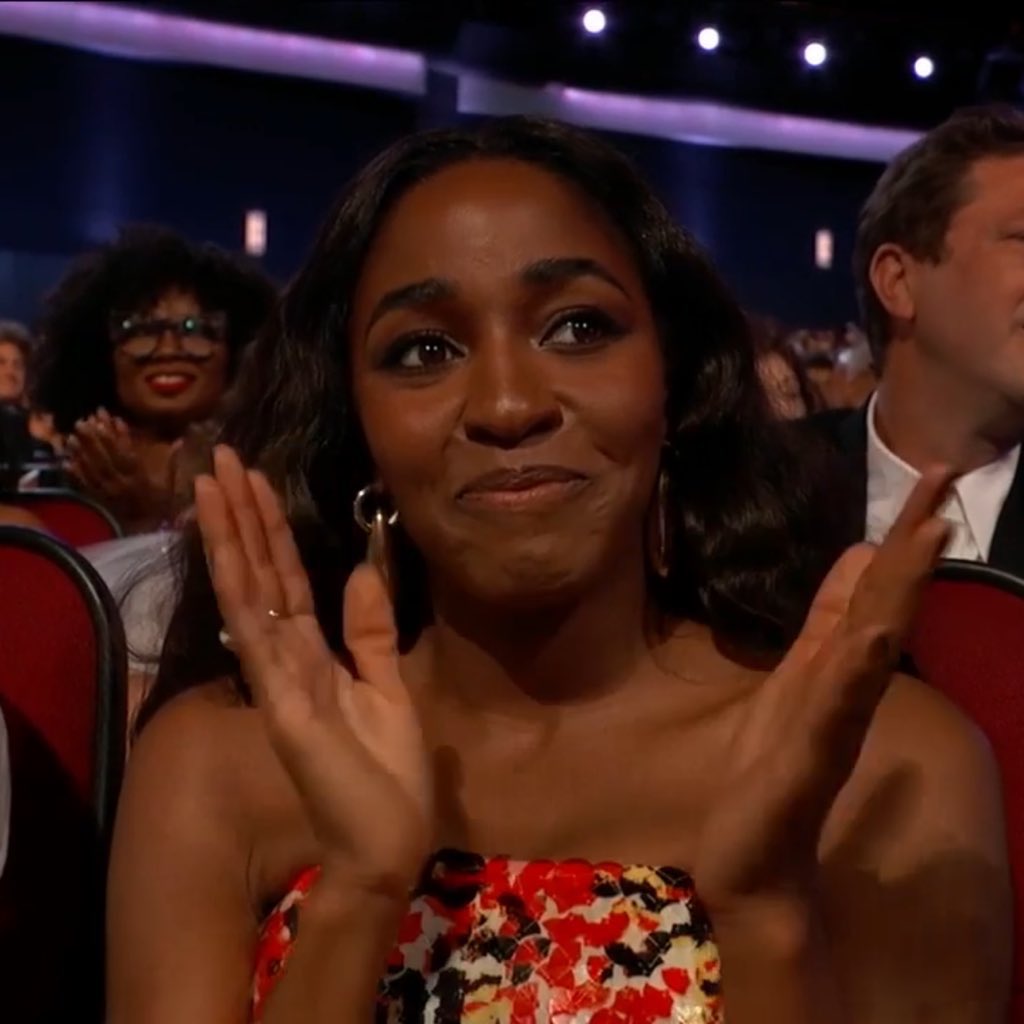 FilmUpdates's tweet image. Jeremy Allen White thanks ‘THE BEAR’ co-stars while accepting his second Emmy: 

“I want us to be in each other’s lives forever. I love you so dearly.”