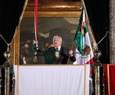 ¡Gracias, presidente! <a href="/lopezobrador_/">Andrés Manuel</a> 

¡Eres un gigante, generoso y eterno en el corazón de tu pueblo! 

¡El más grande de la historia! 

No soporto decirte adiós 
La emoción me embarga y las lágrimas nublan mis s ojos 😭😭😭😭

Hasta siempre, mi Cabecita de Algodón 🙏❤️🇲🇽