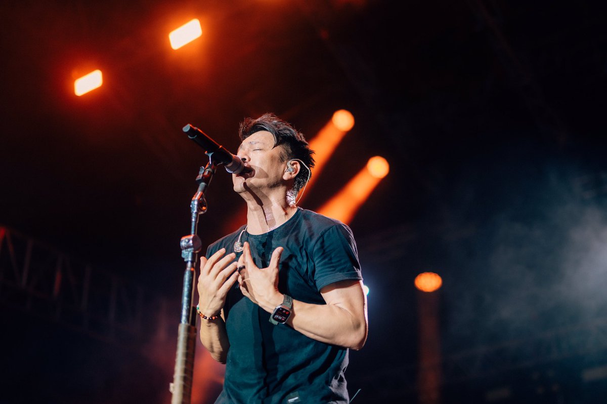 NOAH_ID's tweet photo. Selamat ulang tahun, Bor. Sehat sehat ya @R_besar https://t.co/LC06n0X4hg