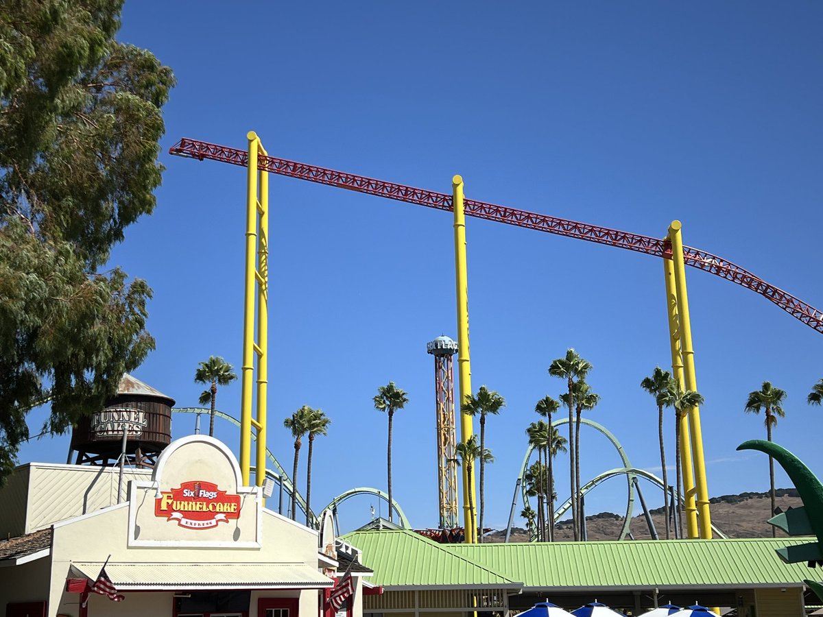 We had a good day at Six Flags Discovery Kingdom and managed to ride all 8 operational coasters (2 were closed) I really liked the skyline of this park and we had a fun day, even if the coaster lineup isn’t the strongest!