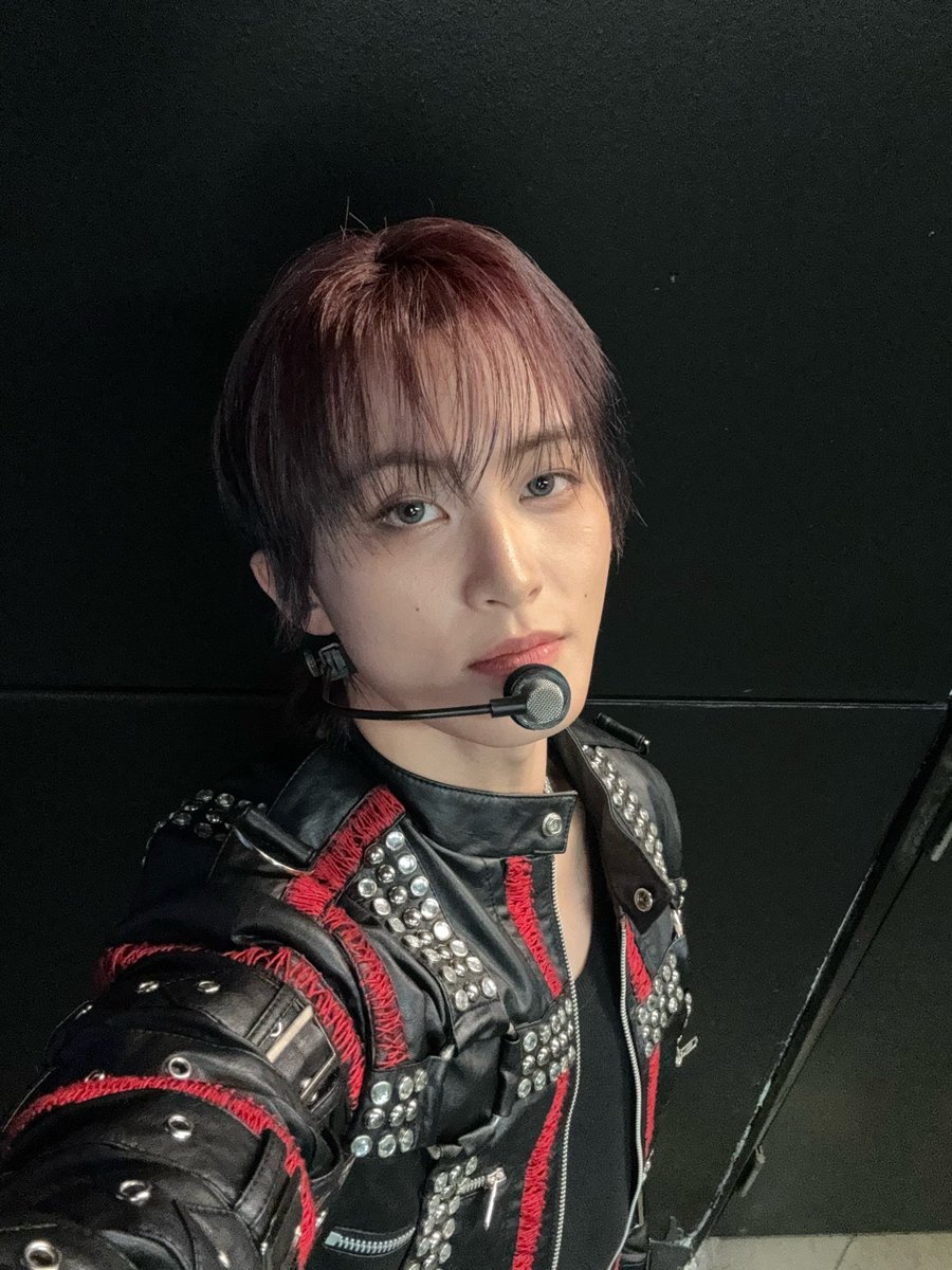 MARKHYUCKARCHIV's tweet photo. mark on 💭

before and after haechan’s advice on how to take a selfie 🥹 https://t.co/vJAnAGQw1x