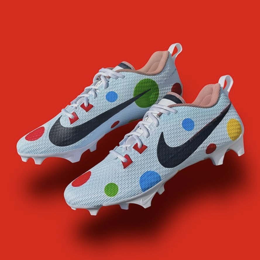 nike polka dot cleats