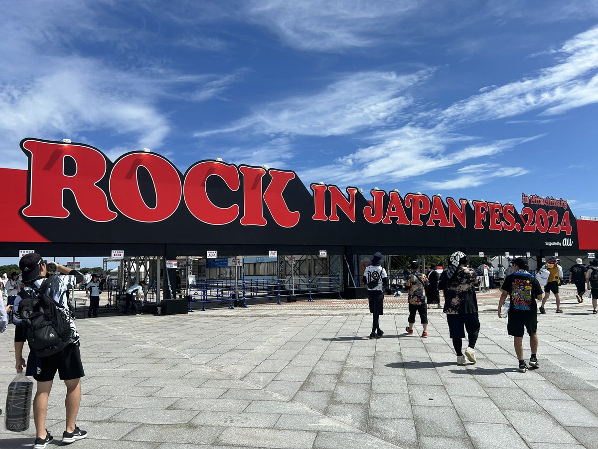 j_nd_0's tweet photo. ロッキン9.15！！！
最高の夏すぎたぞ！！！！

電波悪すぎて誰にも会えなかったの残念すぎた。 https://t.co/bjKn2tQtXl