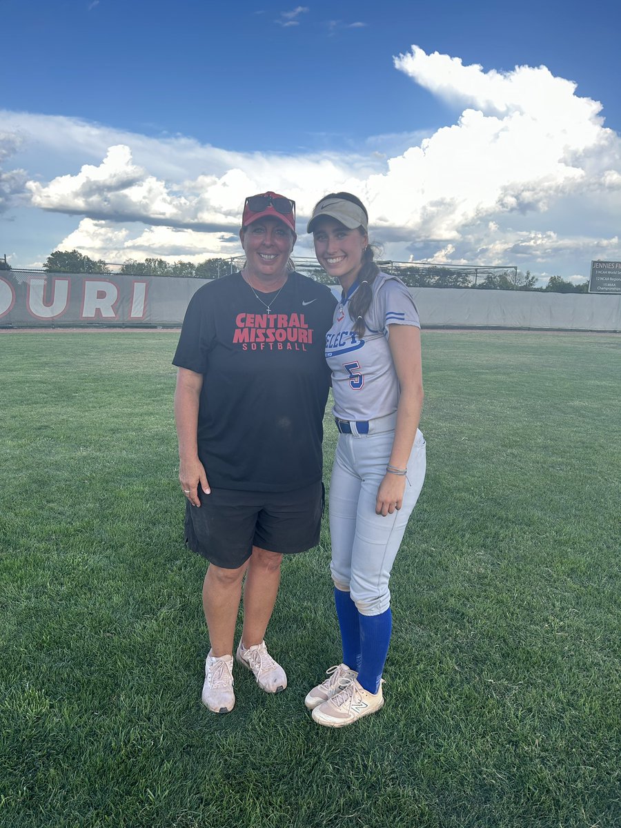 MadisonLehr's tweet photo. Always love getting out to a @UCMJensSoftball camp! Thank you Coach Anderson and @EilertJeremy!! @ejonesrockchalk @jchester_12 https://t.co/C80PqVCyRN